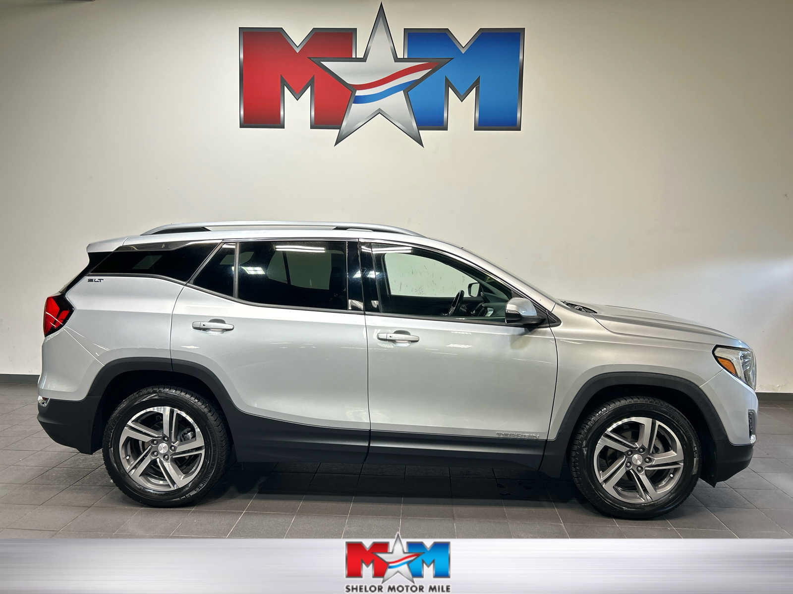 Used 2020 GMC Terrain SLT AWD/4WD image 1