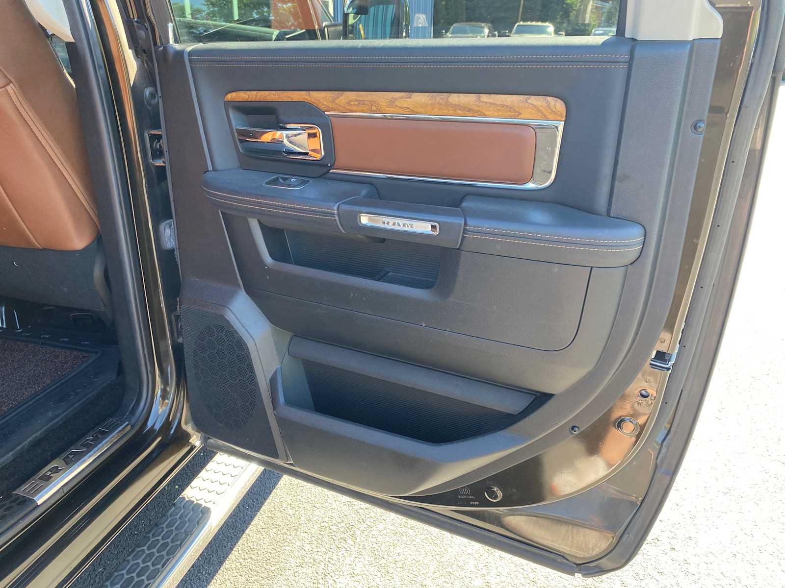 Used 2014 RAM 1500 Laramie Longhorn w/ Convenience Group AWD/4WD image 43