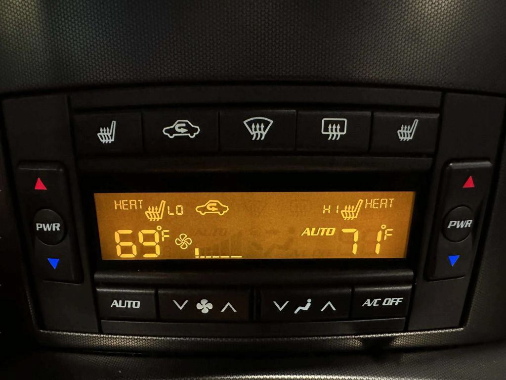 Used 2004 Cadillac XLR RWD image 26