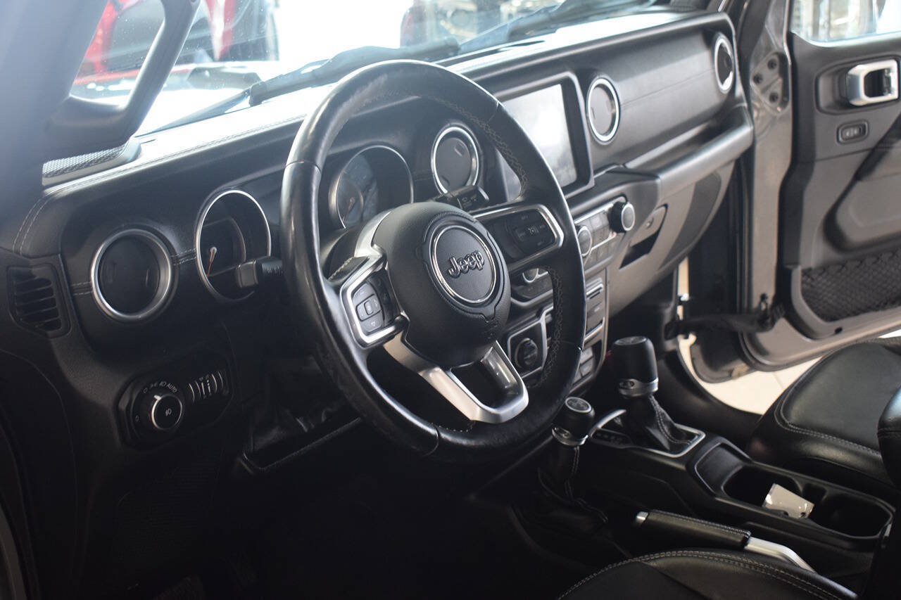 Used 2018 Jeep Wrangler Unlimited Sahara AWD/4WD image 18