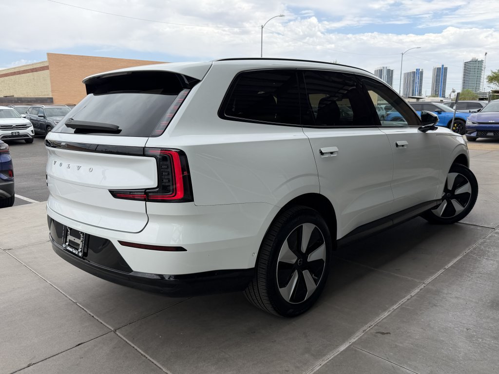Used 2025 Volvo EX90 Plus AWD/4WD image 4