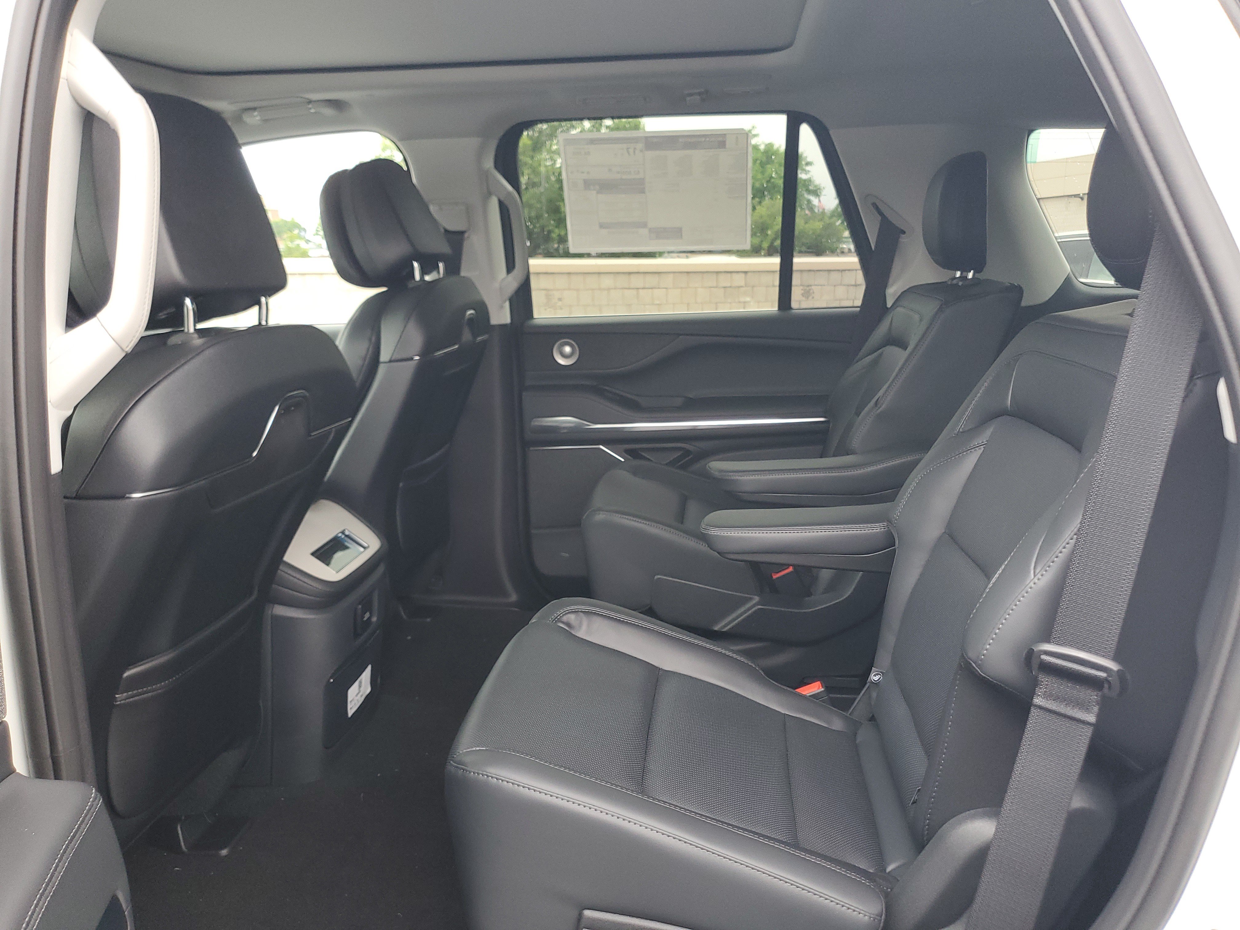 New 2026 Lincoln Navigator Reserve AWD/4WD image 27