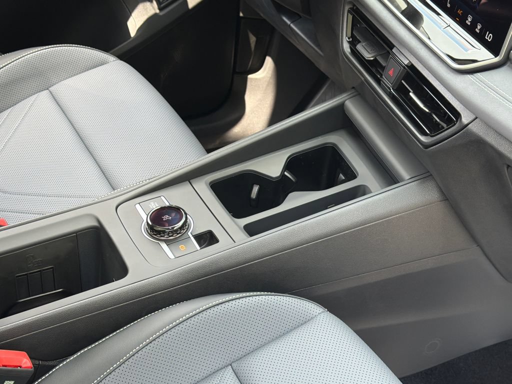 New 2026 Volkswagen Tiguan SE AWD/4WD image 19