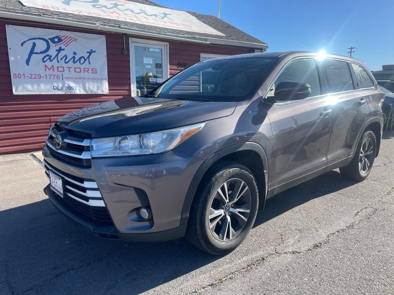 Used 2019 Toyota Highlander Plus w/ Protection Package #3 AWD/4WD image 1