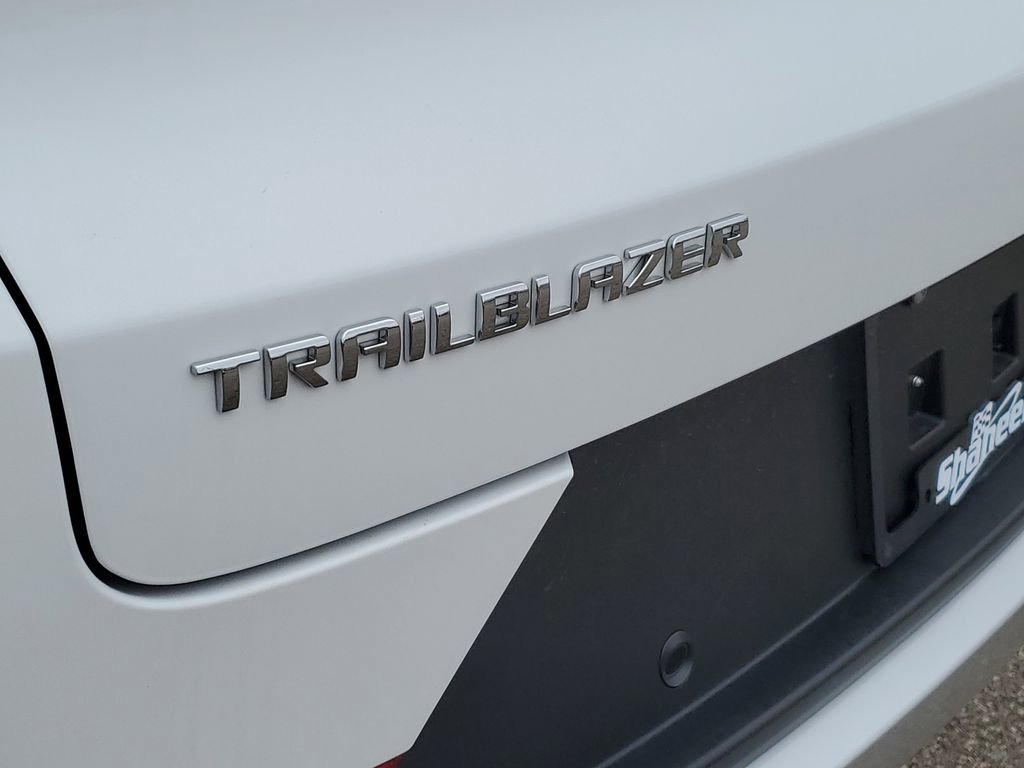 Used 2024 Chevrolet TrailBlazer LT w/ Convenience Package FWD image 37