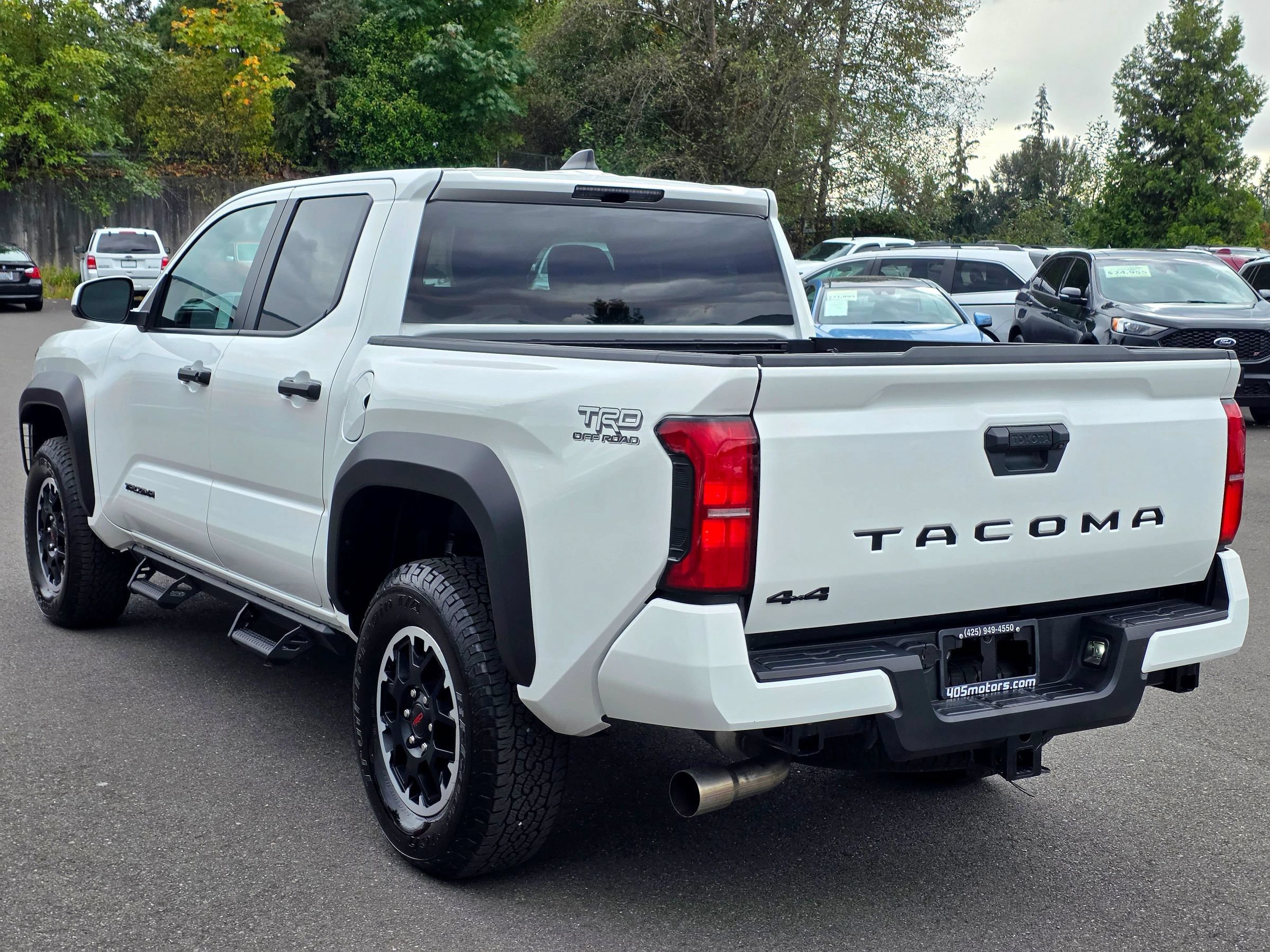 Used 2025 Toyota Tacoma TRD Off-Road AWD/4WD image 11