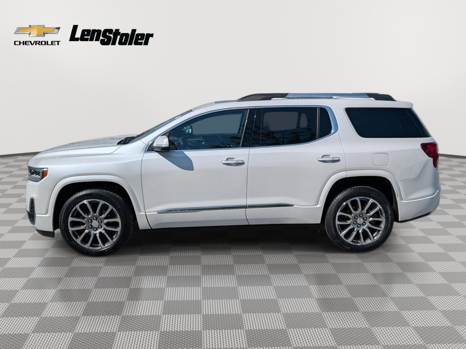 Used 2023 GMC Acadia Denali w/ Denali Ultimate Package AWD/4WD image 2