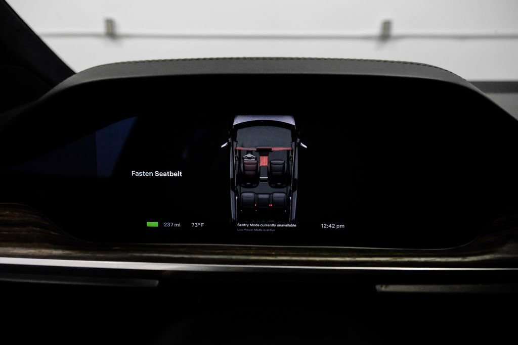 Used 2022 Tesla Model X image 17