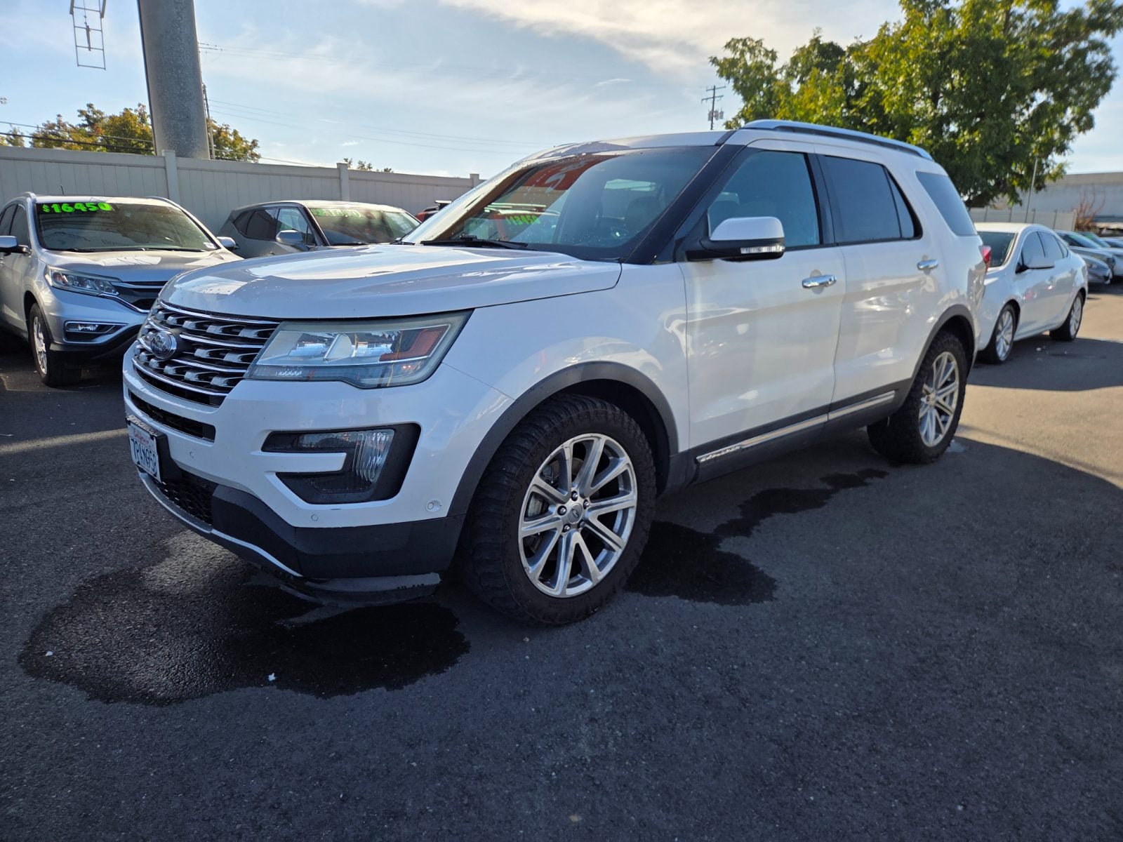 Used 2016 Ford Explorer Limited w/ Equipment Group 301A AWD/4WD image 1
