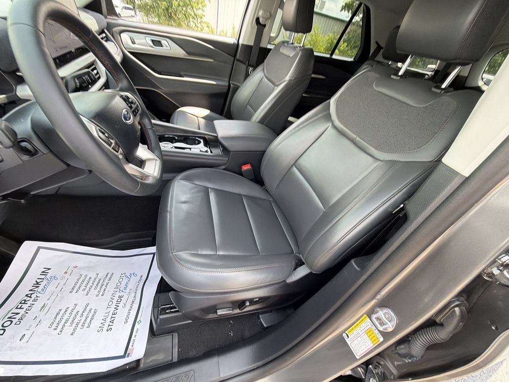 Used 2025 Ford Explorer Active w/ Active Comfort Package AWD/4WD image 15