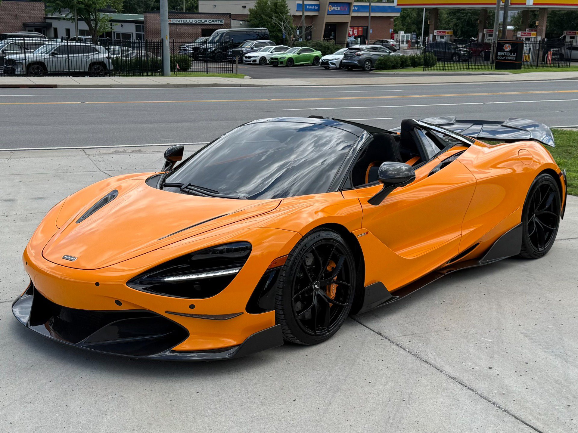 Used 2021 McLaren 720S Performance RWD image 4