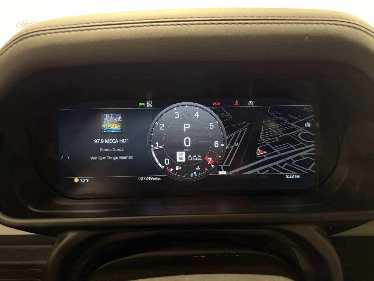 Used 2025 Land Rover Defender 110 S image 10