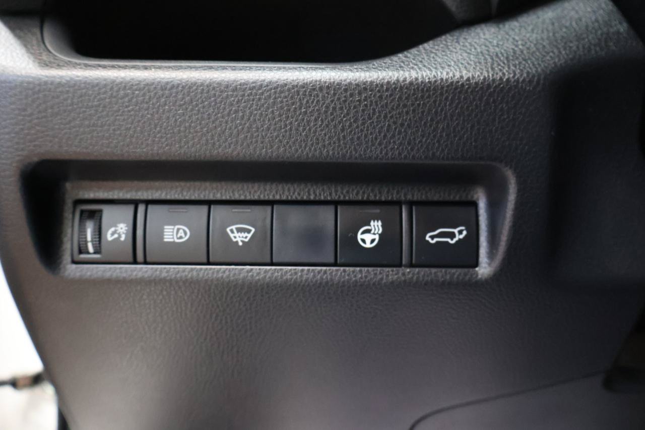 Used 2020 Toyota RAV4 XLE Premium AWD/4WD image 17