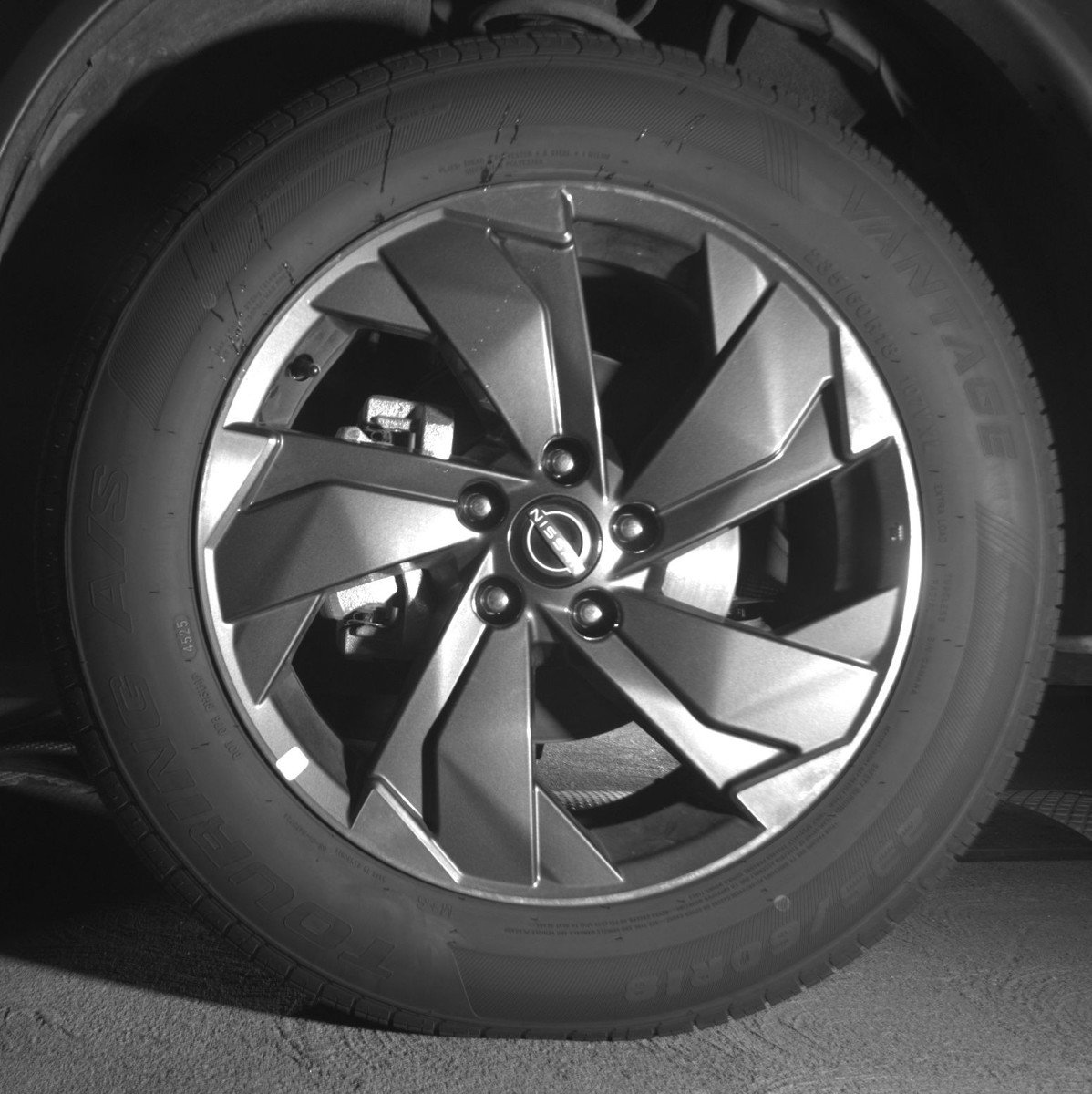 Used 2025 Nissan Rogue SV image 12