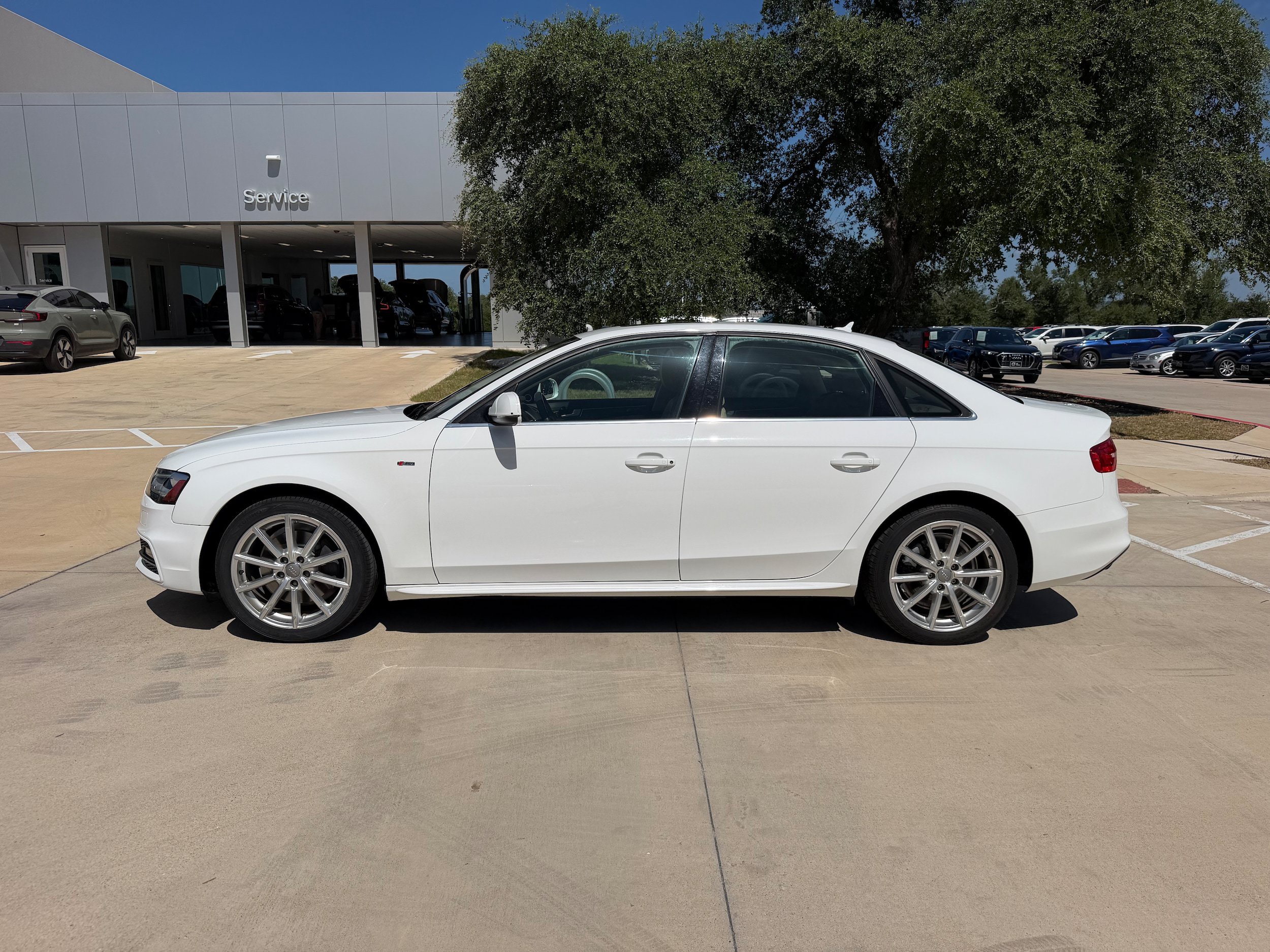 Used 2016 Audi A4 2.0T Premium Plus w/ Technology Package FWD image 3