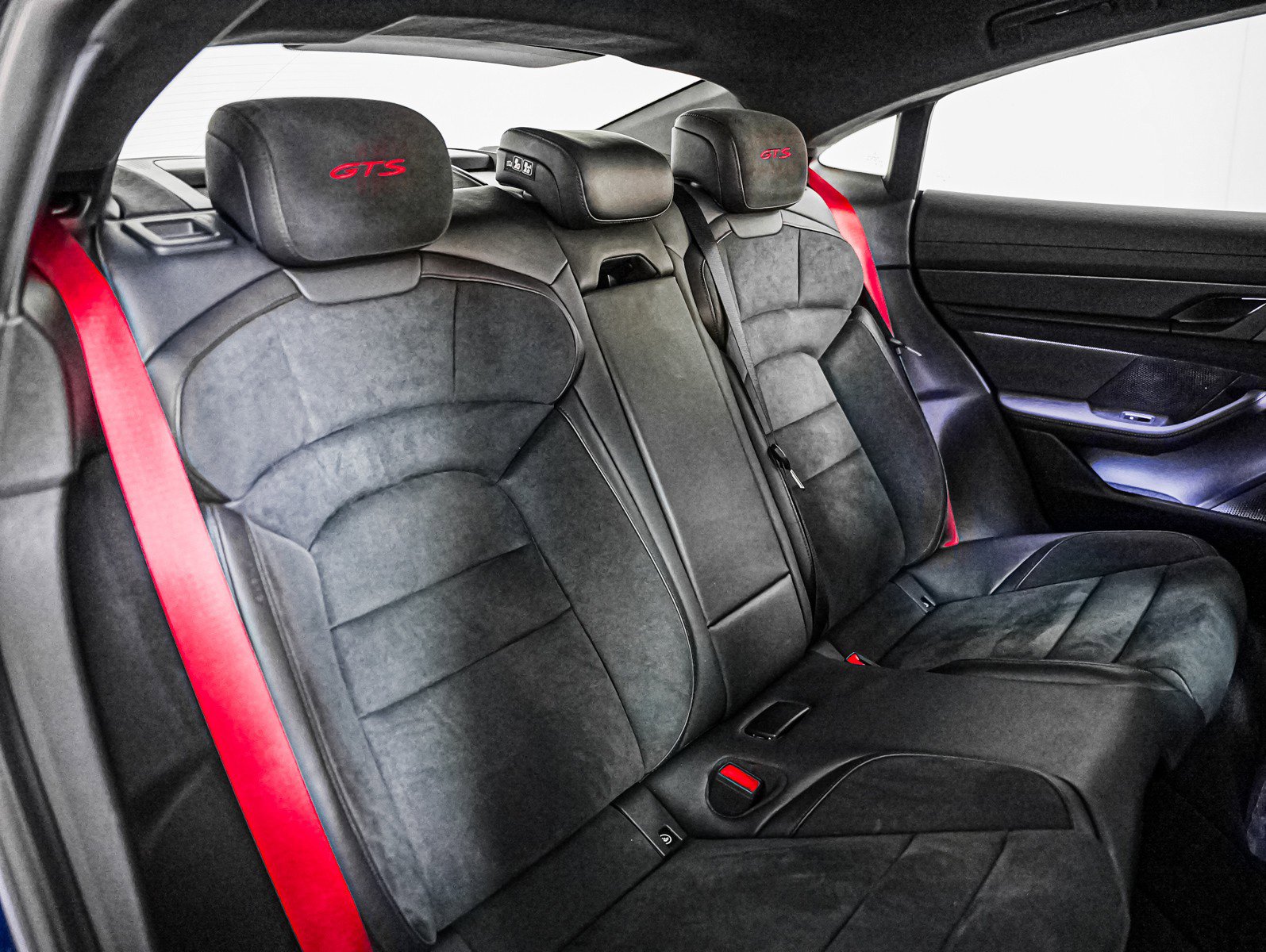 Certified 2023 Porsche Taycan GTS image 6