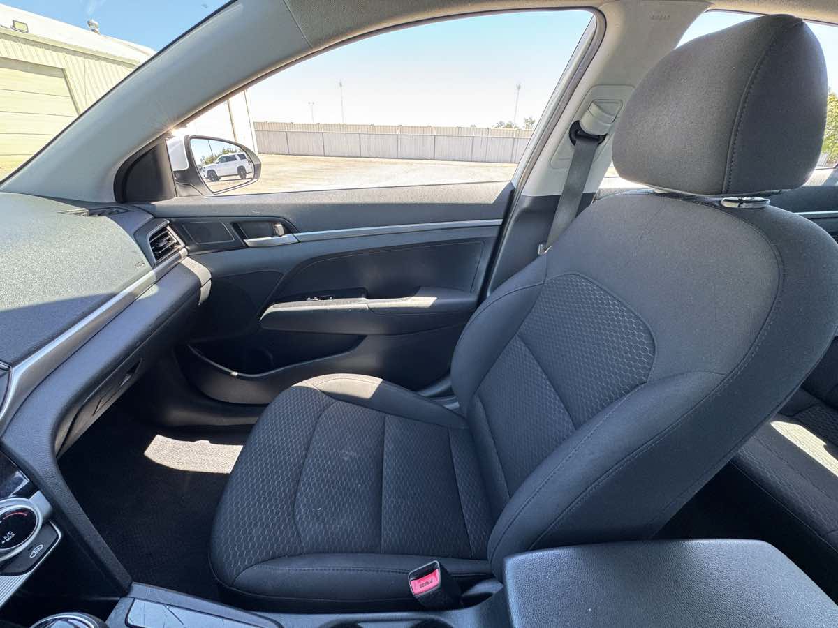 Used 2019 Hyundai Elantra SE w/ Cargo Package FWD image 28