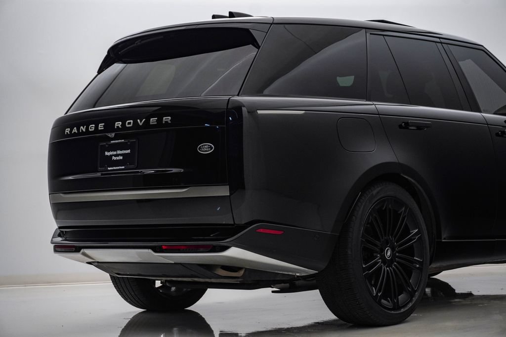 Used 2023 Land Rover Range Rover SE AWD/4WD image 12