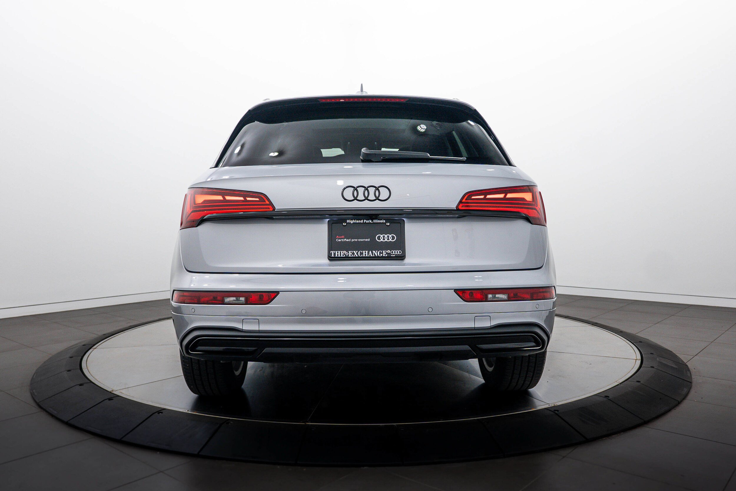 Certified 2024 Audi Q5 2.0T Premium Plus w/ Premium Plus Package AWD/4WD image 21