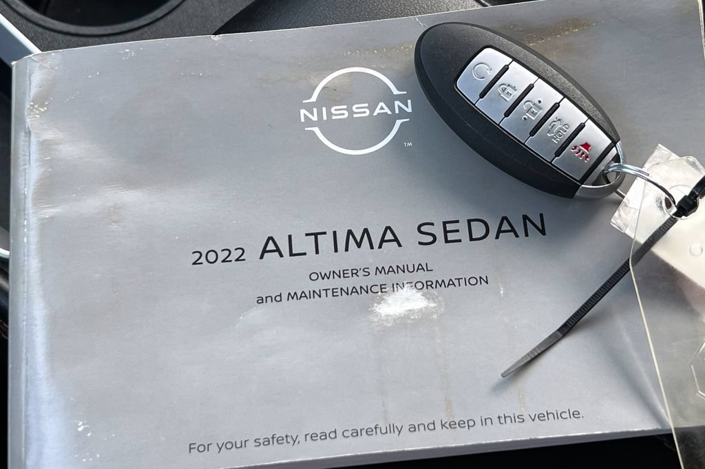 Used 2022 Nissan Altima 2.5 SR FWD image 12
