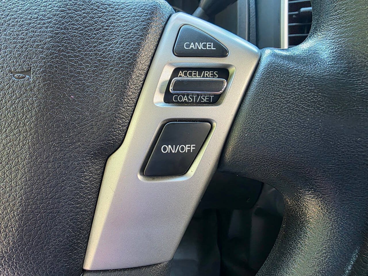 Used 2017 Nissan Titan S AWD/4WD image 21