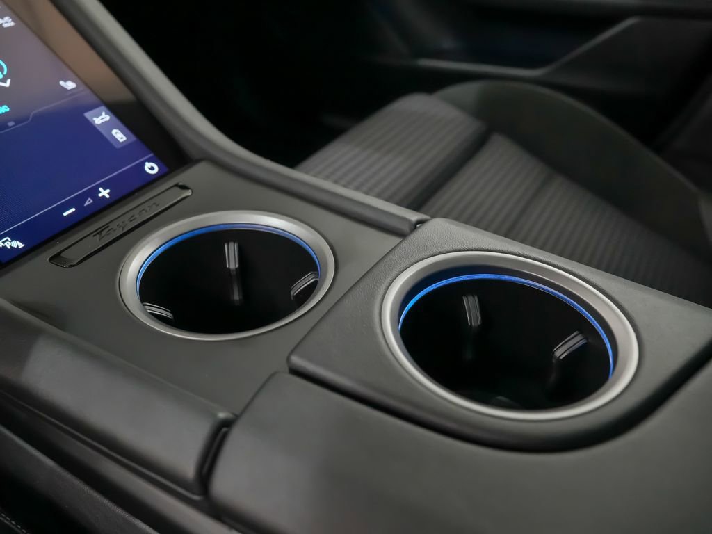 Certified 2025 Porsche Taycan AWD/4WD image 33