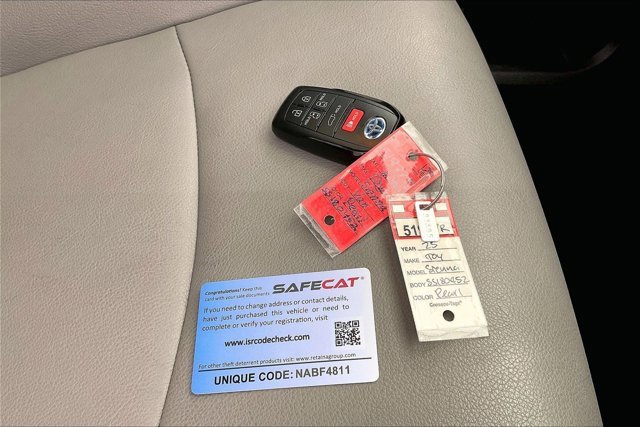 Used 2025 Toyota Sienna XLE image 11