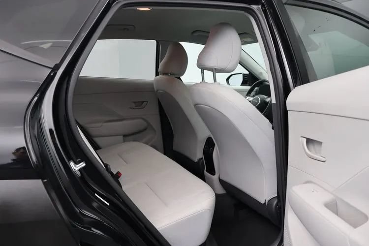 Used 2025 Hyundai Kona SEL FWD image 18