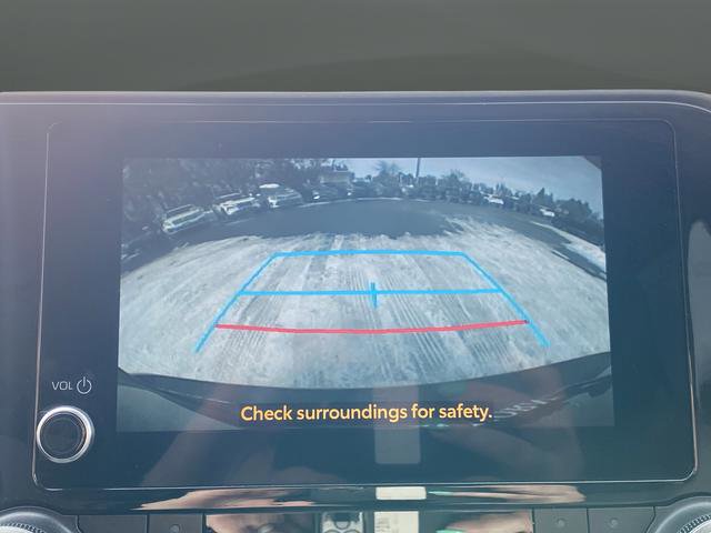 Used 2023 Toyota Highlander LE FWD image 12