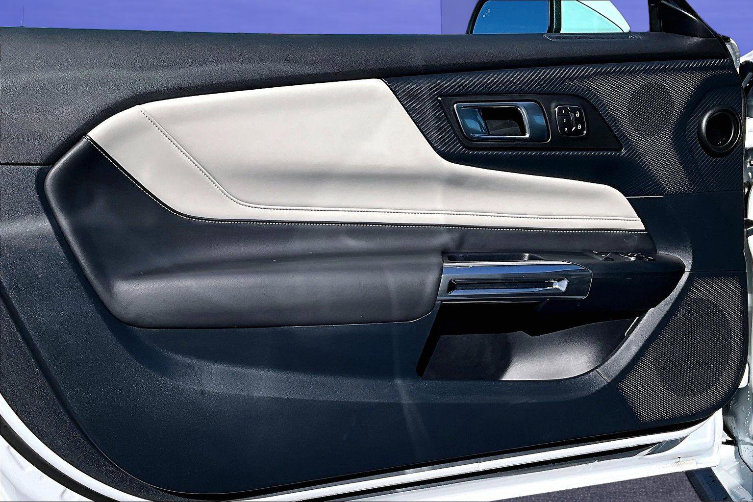 Used 2025 Ford Mustang GT Premium image 19