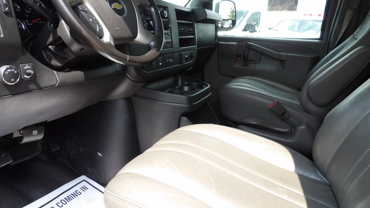 Used 2017 Chevrolet Express 3500 LS RWD image 15