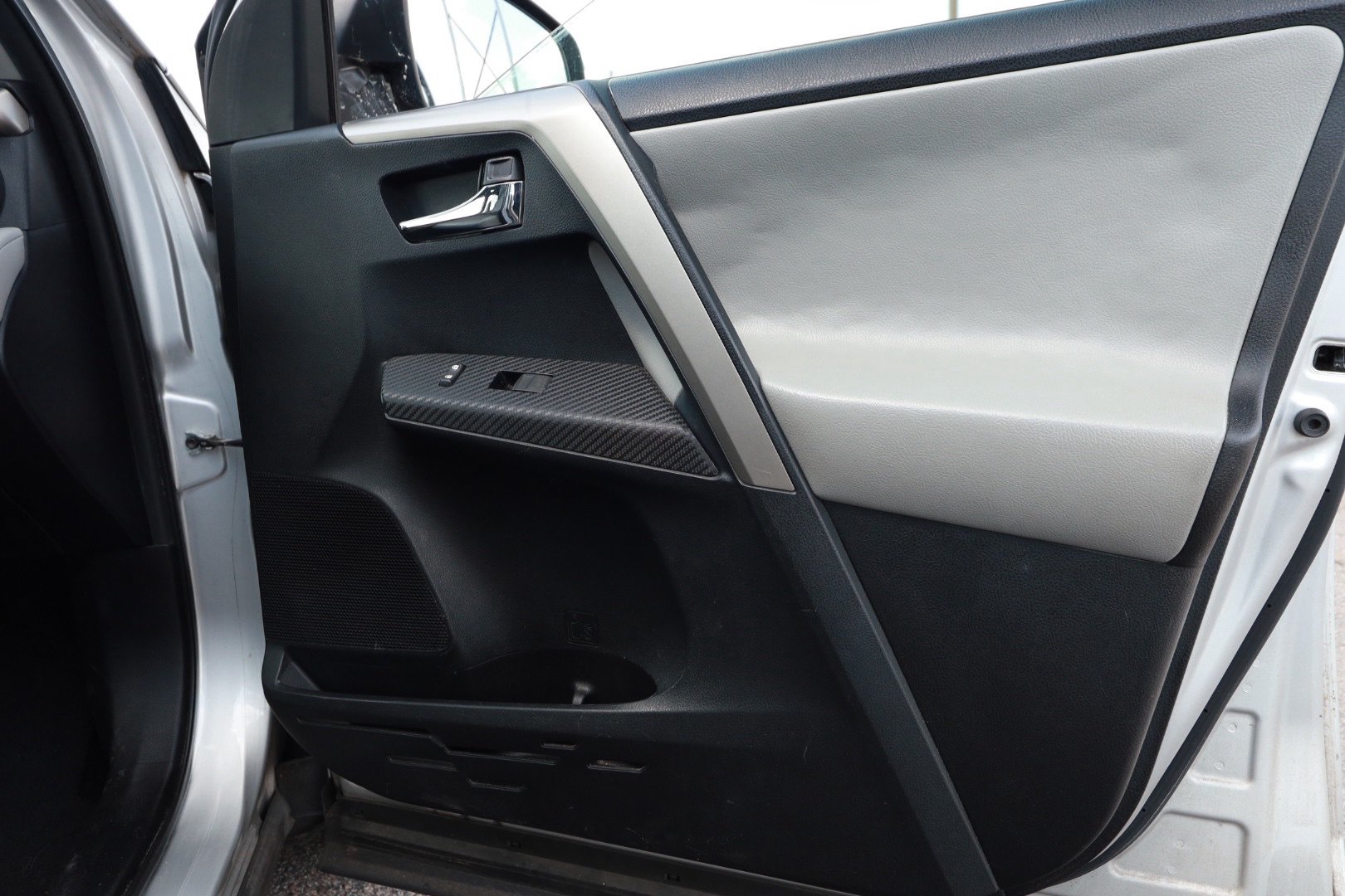 Used 2014 Toyota RAV4 XLE FWD image 28