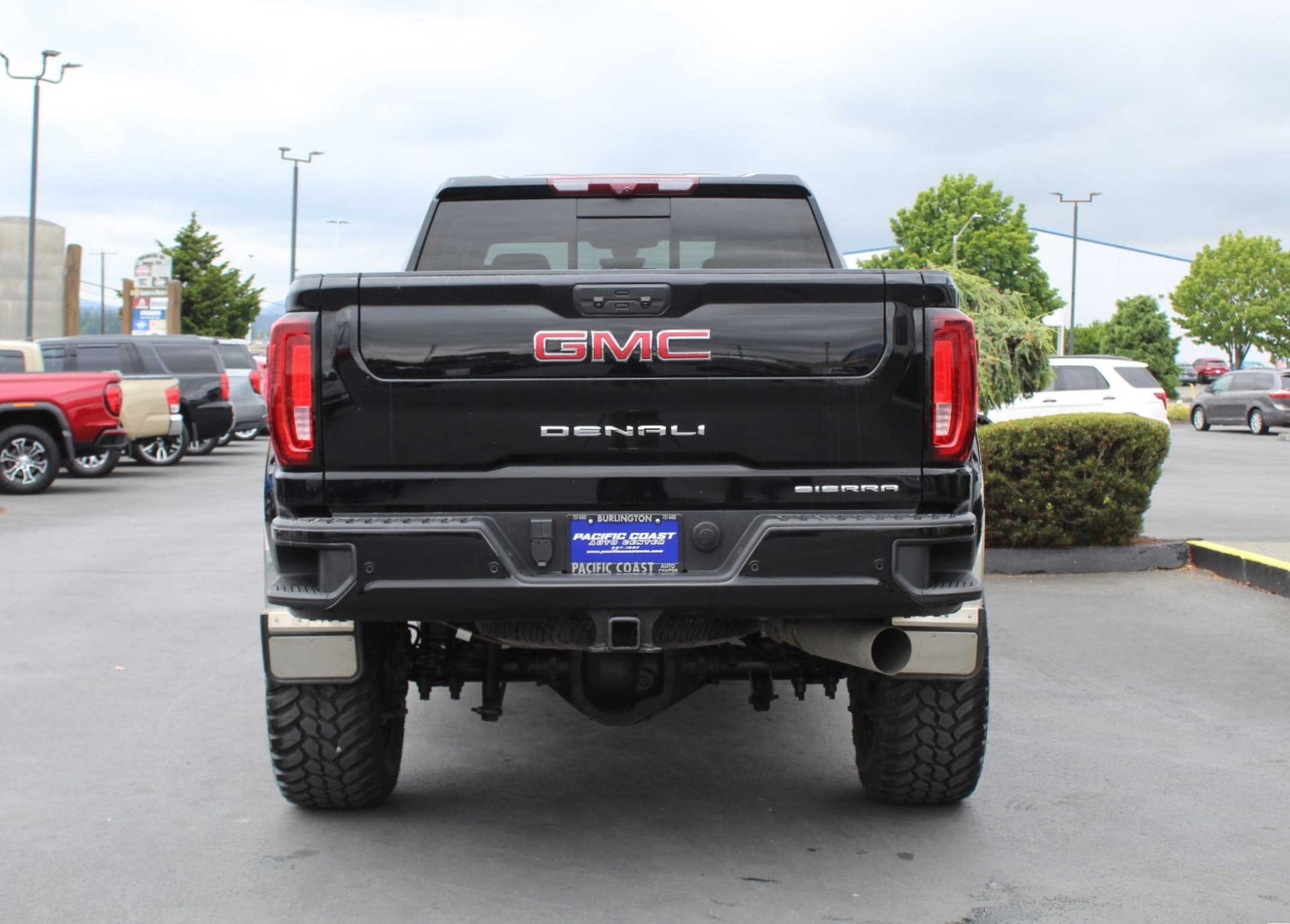 Used 2022 GMC Sierra 3500 Denali w/ Denali Ultimate Package AWD/4WD image 5