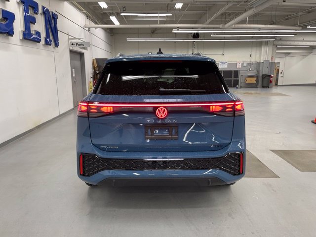 New 2026 Volkswagen Tiguan SEL R-Line AWD/4WD image 3