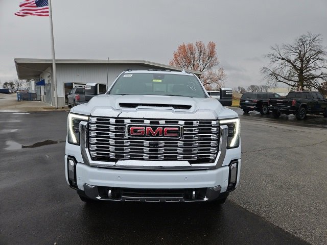 New 2026 GMC Sierra 3500 Denali w/ Denali Reserve Package image 3