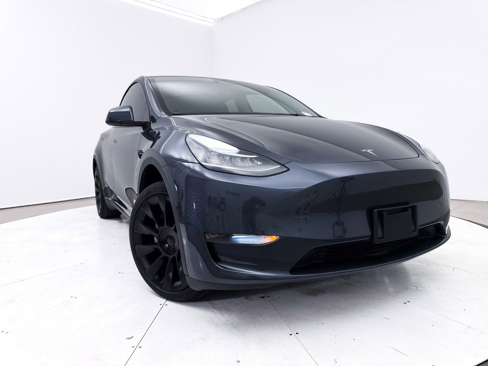 Used 2023 Tesla Model Y AWD image 1