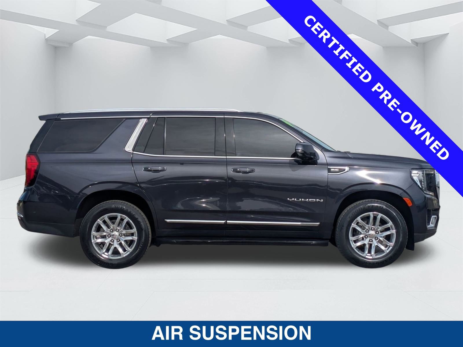 Used 2023 GMC Yukon SLT w/ SLT Luxury Package image 3