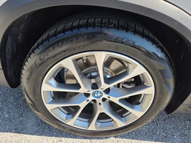 Used 2025 BMW X5 xDrive50e AWD/4WD image 21