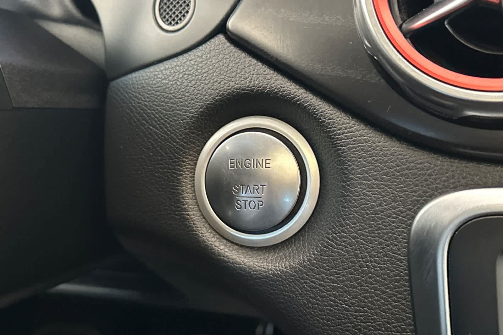 Used 2018 Mercedes-Benz GLA 250 4MATIC image 25