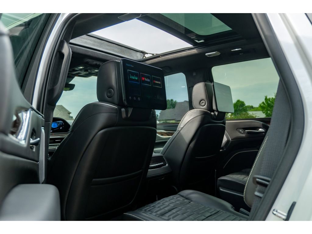 Used 2022 Cadillac Escalade Sport Platinum w/ LPO, ONYX Package AWD/4WD image 14