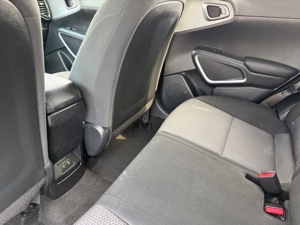 Used 2023 Kia Soul S image 13