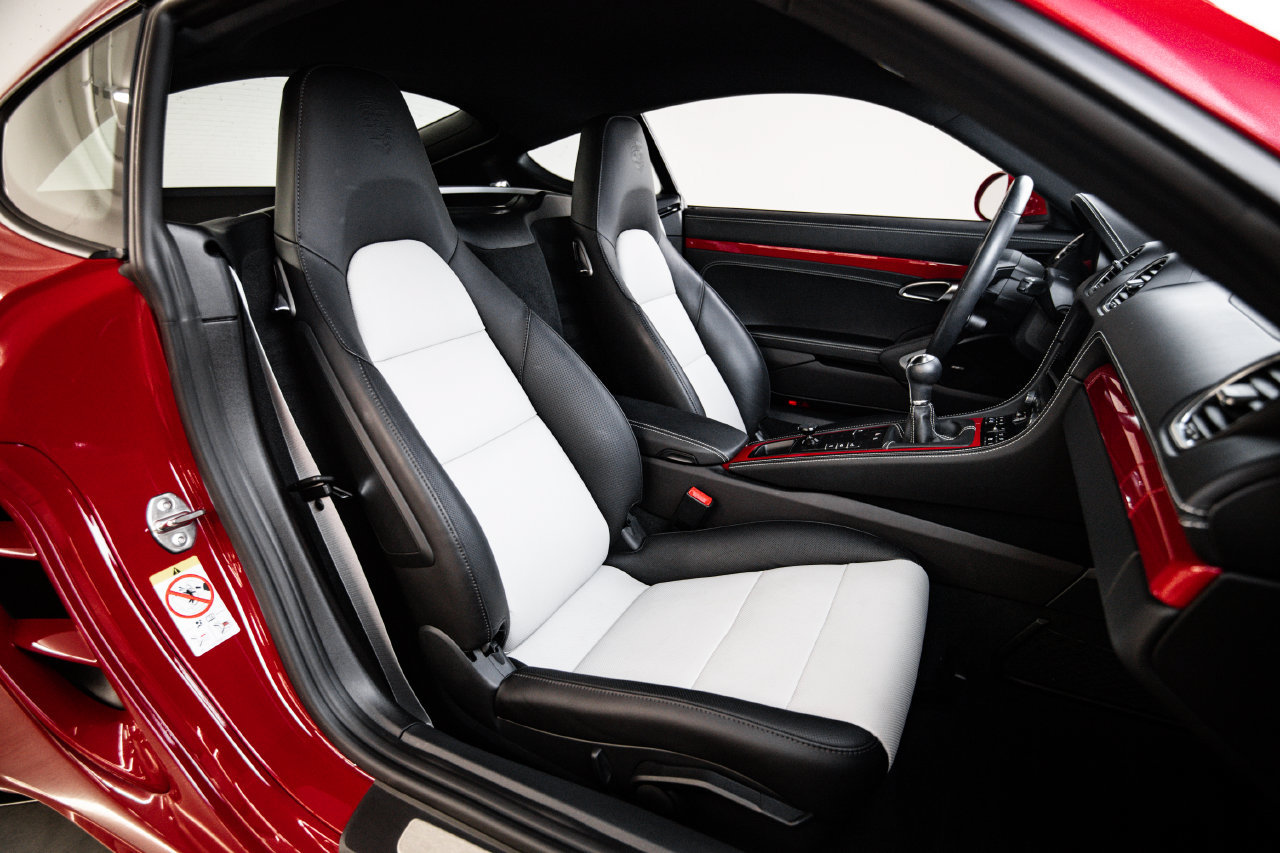 Certified 2024 Porsche 718 Cayman RWD image 28