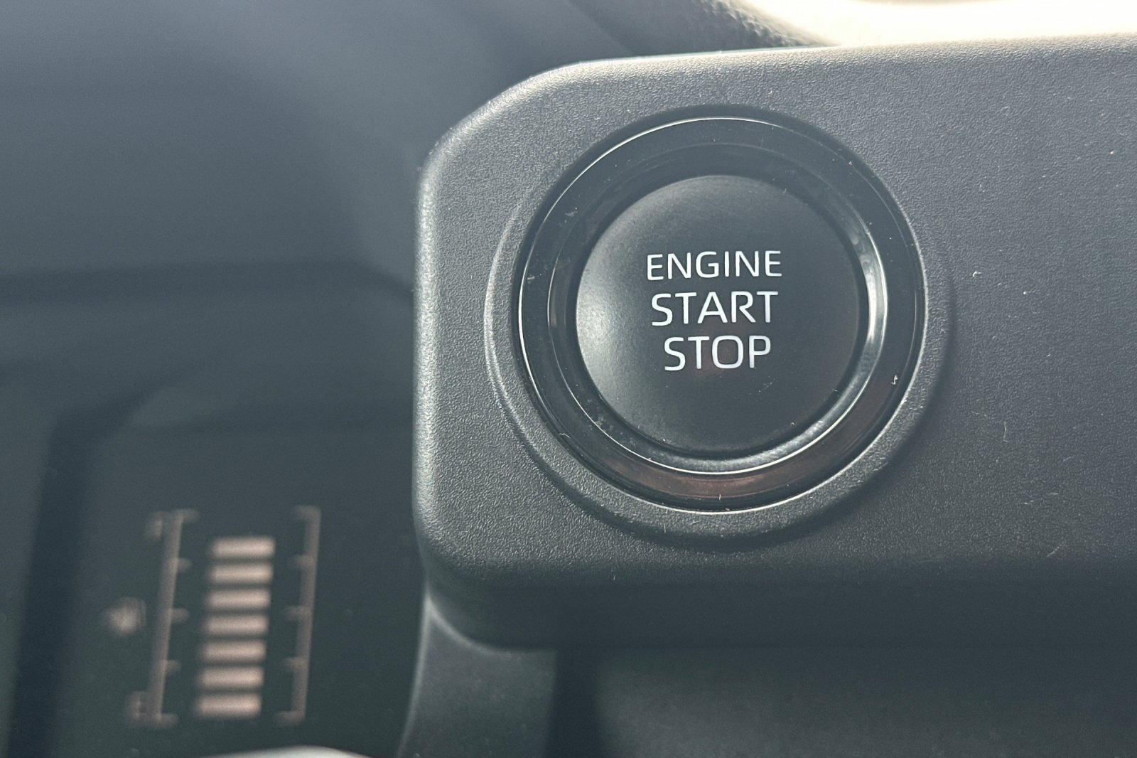 Used 2024 Toyota Tacoma SR5 AWD/4WD image 28