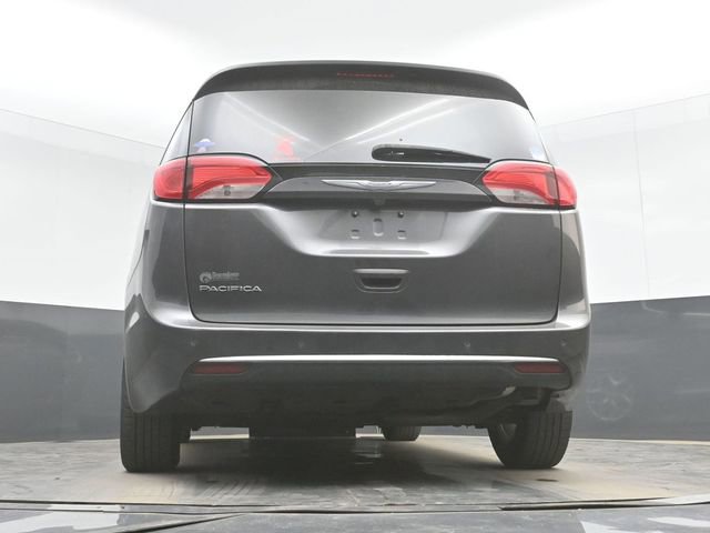 Used 2017 Chrysler Pacifica Touring-L Plus w/ Tire & Wheel Group FWD image 32