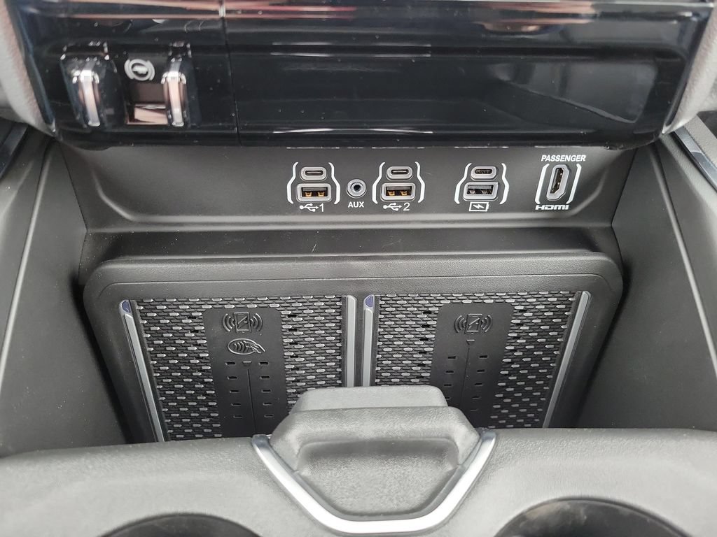 New 2026 RAM 1500 Laramie w/ Night Edition AWD/4WD image 18