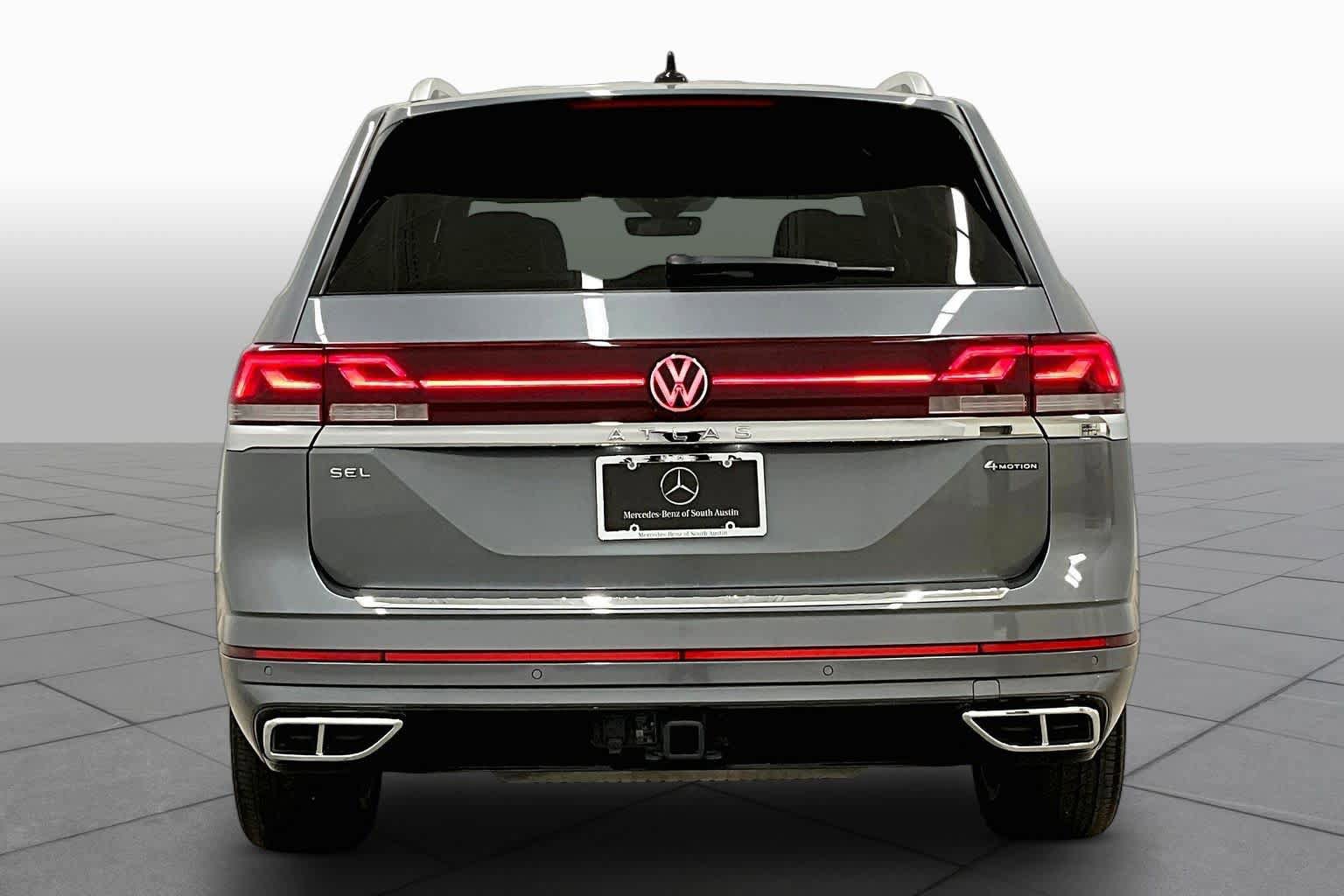 Used 2024 Volkswagen Atlas SEL Premium R-Line image 6