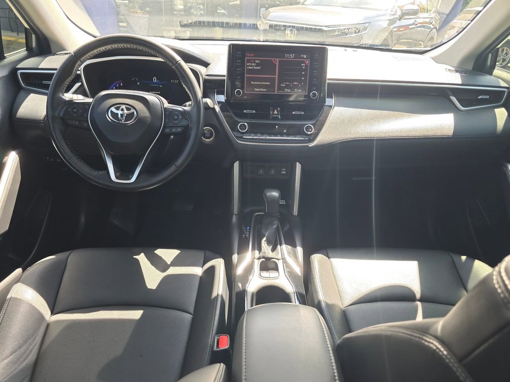Used 2022 Toyota Corolla Cross XLE w/ Convenience Package AWD/4WD image 18