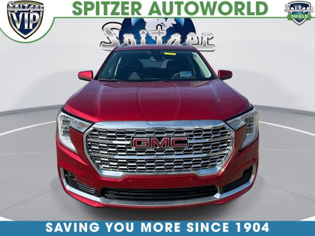 Used 2024 GMC Terrain Denali w/ LPO, Floor Liner Package AWD/4WD image 3
