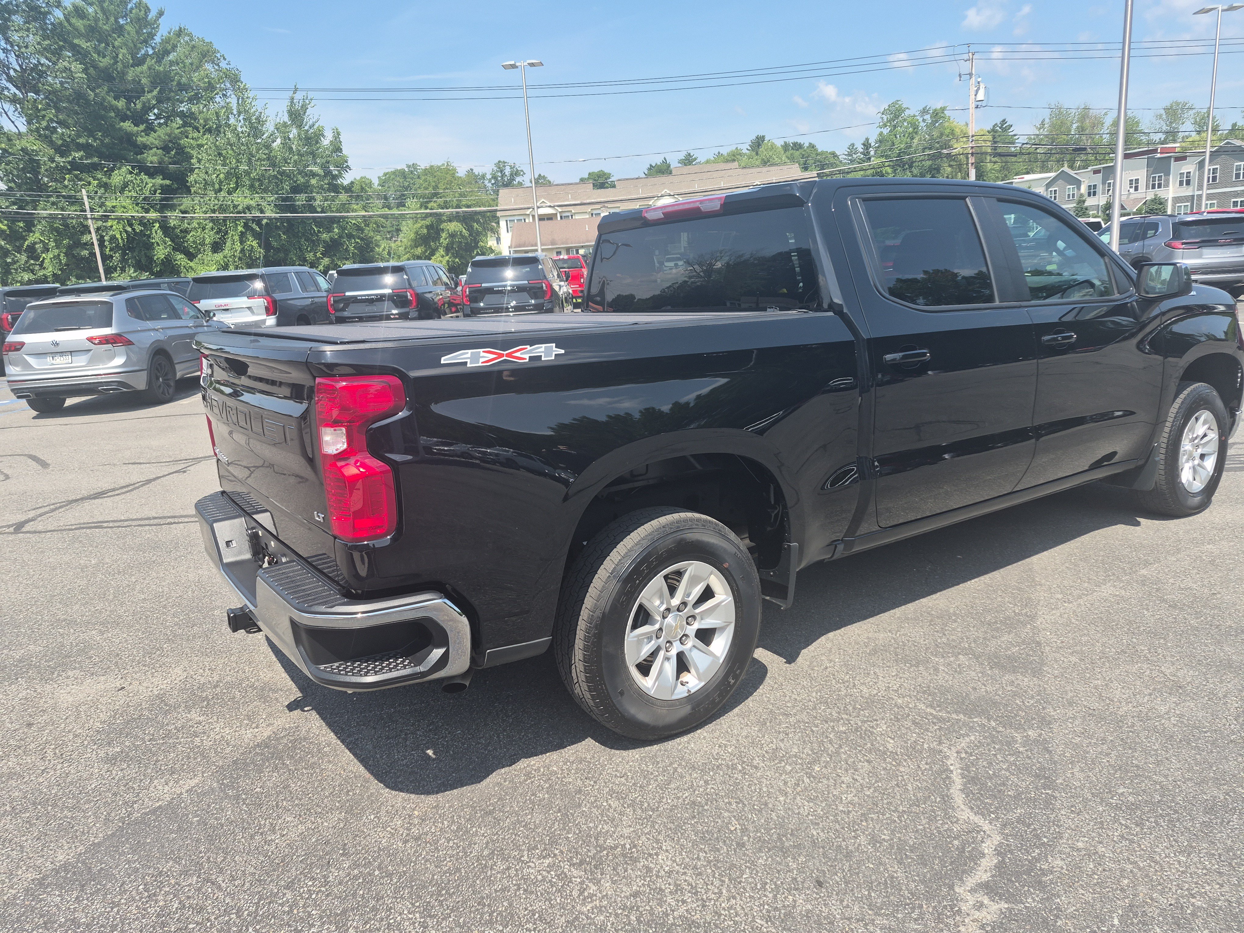 Used 2023 Chevrolet Silverado 1500 LT AWD/4WD image 5