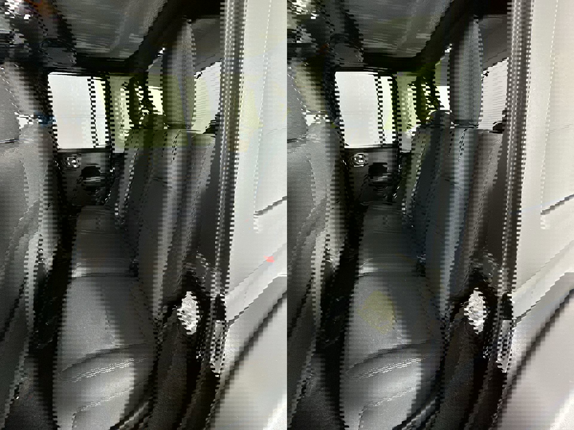 Used 2023 Jeep Wrangler Unlimited w/ Cold Weather Group image 27